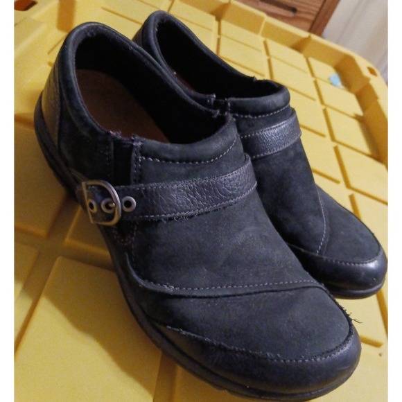 Merrell Women's Black Genuine Leather Dassie Buckle Slip On Shoes, Size 8 - Picture 1 of 5